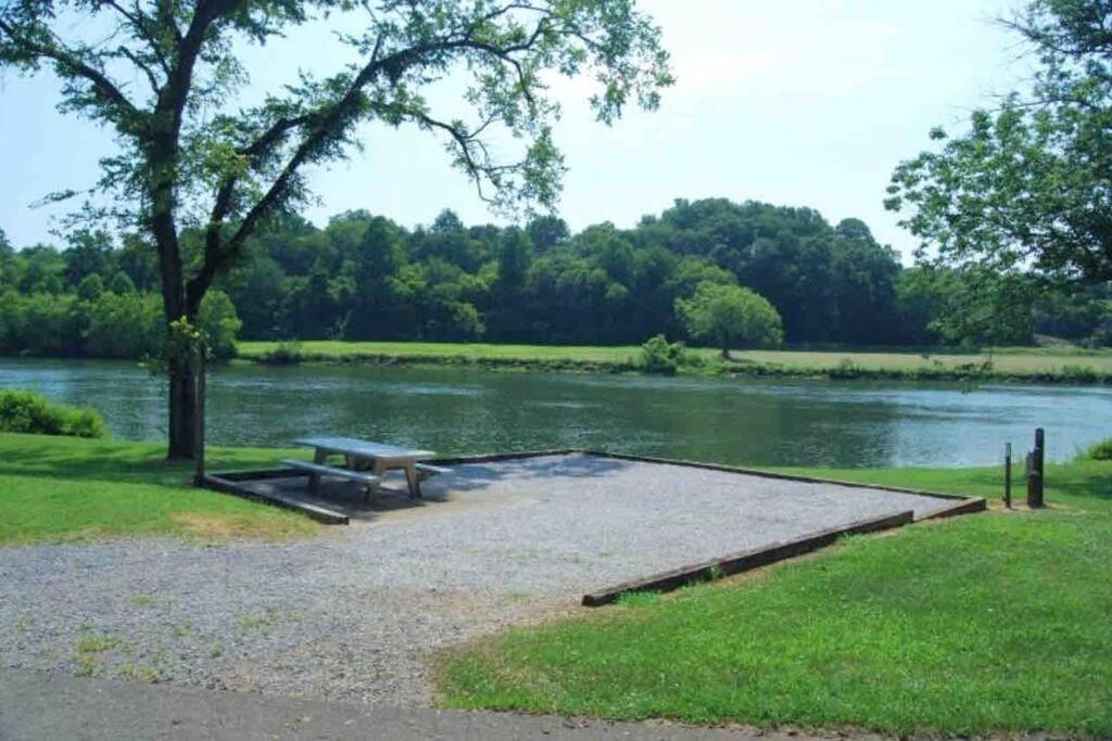 Charming House In Sevierville Family Friendly Quiet Location Close To Wilderness Exterior foto